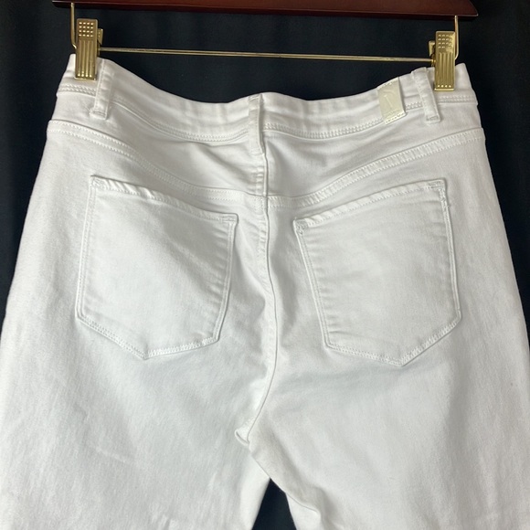 Simply Vera Vera Wang white denim capris with appliqué detailing on the bottom - Picture 7 of 13